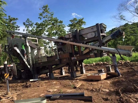 Скрининг 230 T/H полный и задавливать железную руду 750×1060 оборудования отслеживали дробилку удара