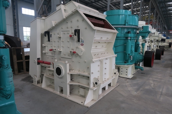 Карьер машины 200Kw PF1315 дробилки горизонтального удара каменный вторичный задавливая доломит