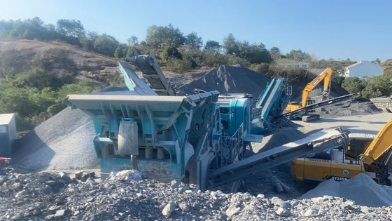 500 TPH использовали мобильный след дробилки 550SR установили подержанную сделанную дробилку камня в 2020